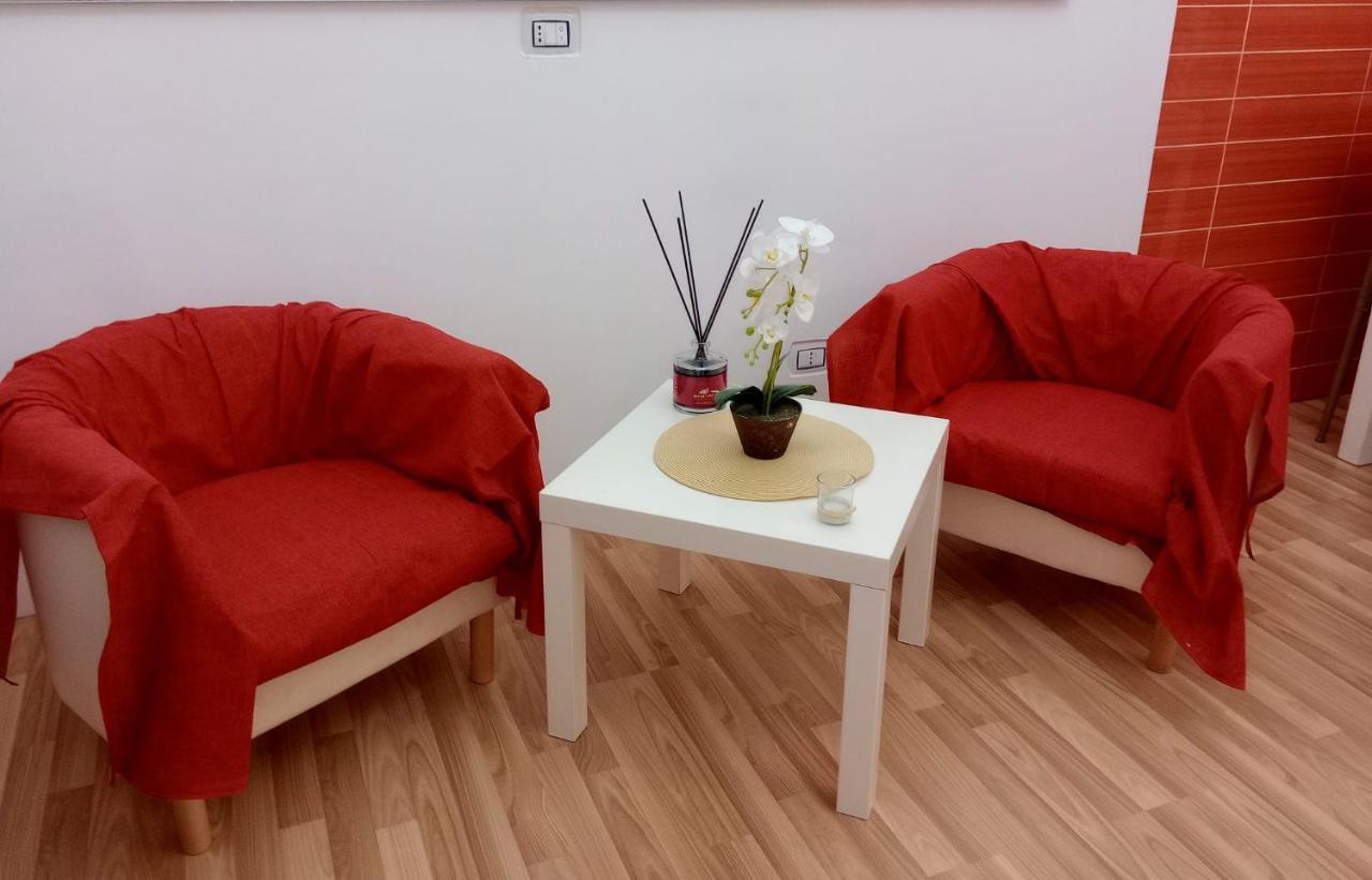Sweet Home Tra I Due Mari Taranto Exterior photo
