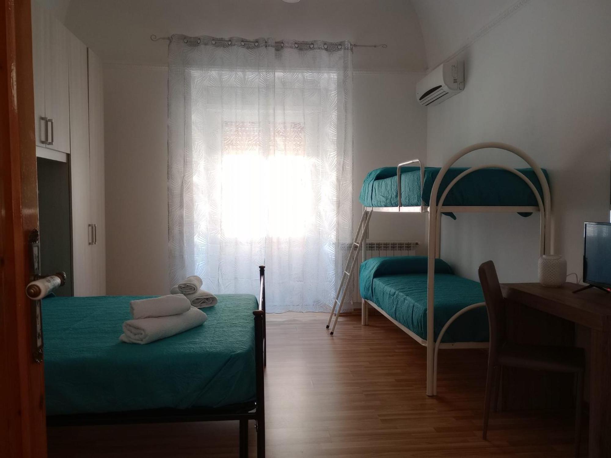 Sweet Home Tra I Due Mari Taranto Exterior photo