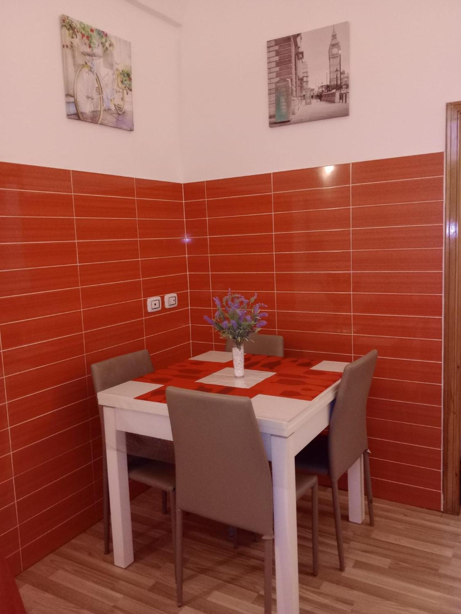 Sweet Home Tra I Due Mari Taranto Exterior photo